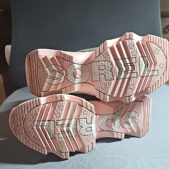 Sorel Women's Green and Pink  Boots - Picture 5 of 8